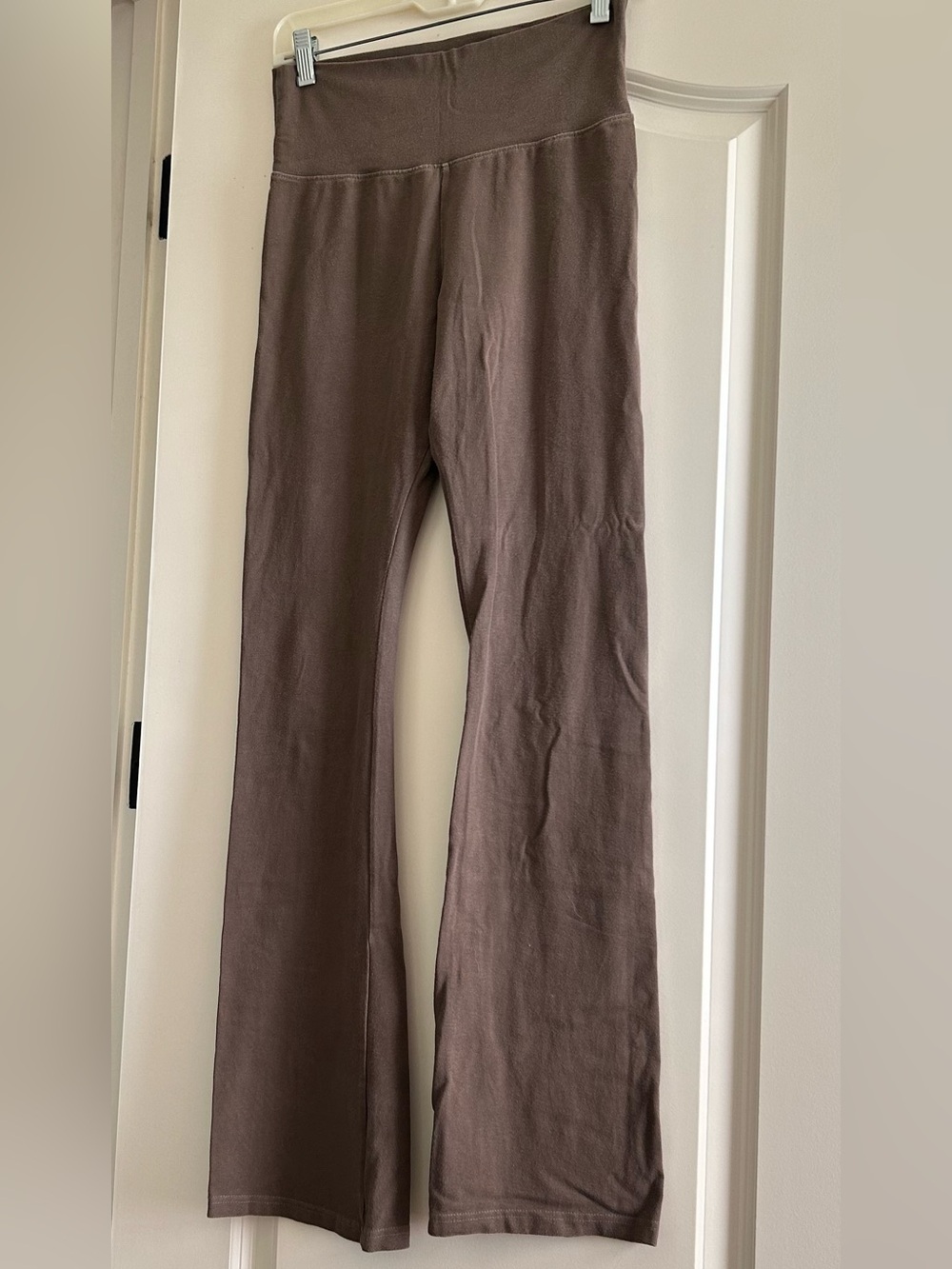 Brandy Melville Women’s High-Rise Brown Flared Pants